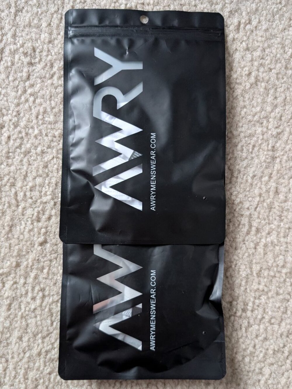 2x NWT Men's Thongs, M, White and Silver